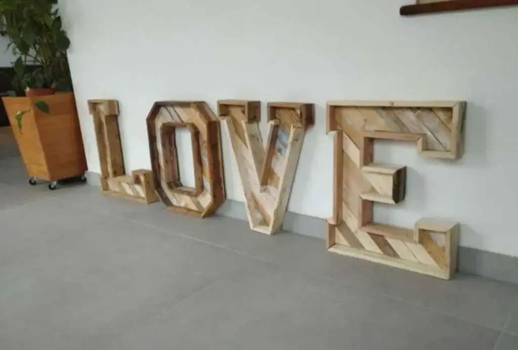 LOVE 120cm Bois Led